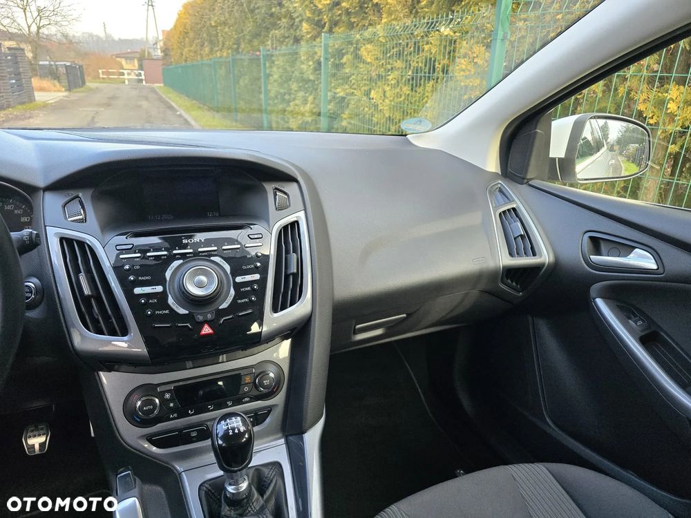 Ford Focus 1.0 EcoBoost Titanium - 27