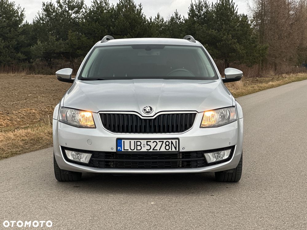 Skoda Octavia 1.6 TDI Elegance DSG - 2