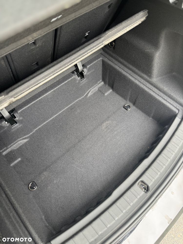 BMW Seria 2 218i - 11