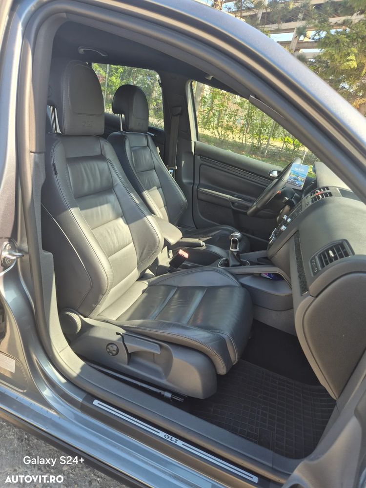 Volkswagen Jetta 2.0 Turbo FSI Sportline - 18