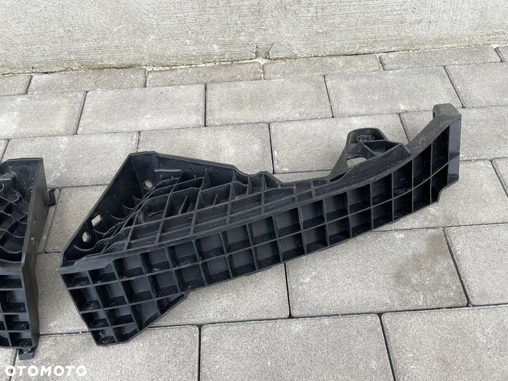 ŚLIZGI POD LAMPY PRZEDNIE HONDA HRV III  2022-- - 2