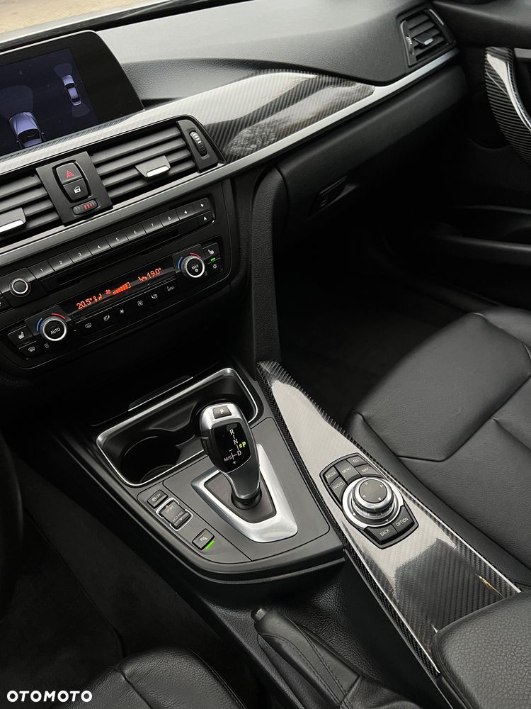 BMW Seria 3 318d - 29