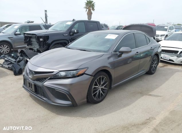 Toyota Camry 2.5 HEV Luxury - 2