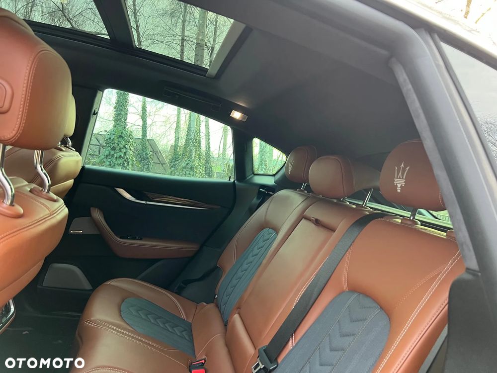 Maserati Levante S Q4 GranSport - 12