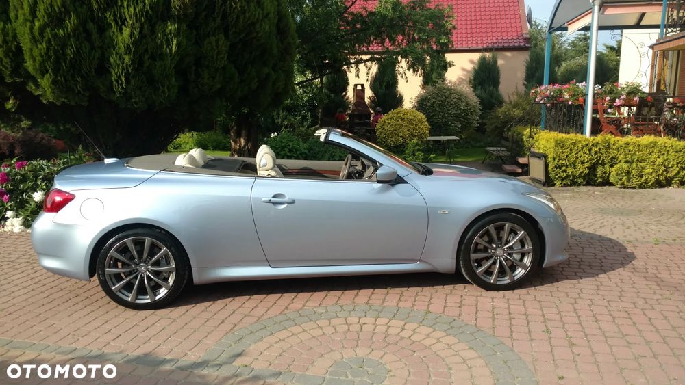 Infiniti G G37 - 2