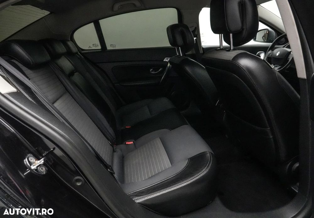 Renault Latitude 2.0 dCi Luxury CVA - 16