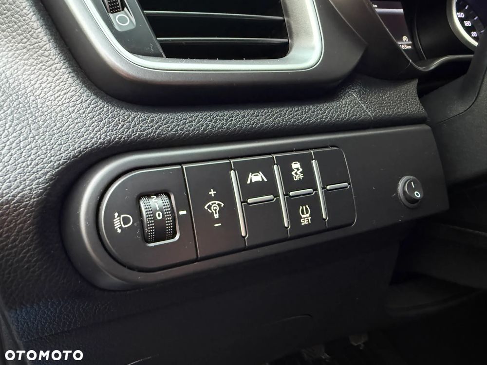 Kia Ceed 1.5 T-GDI M - 36