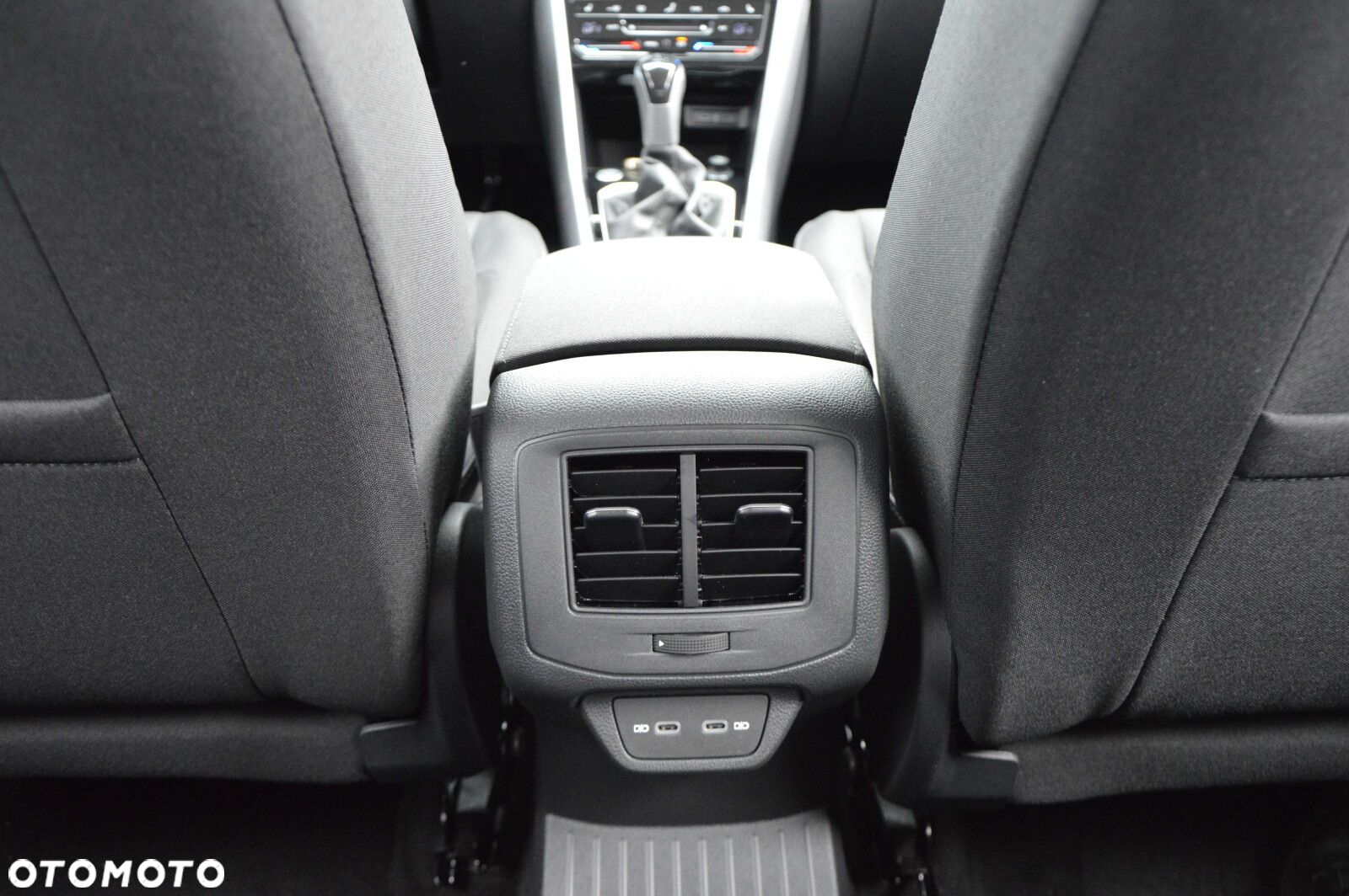 Volkswagen T-Roc - 22