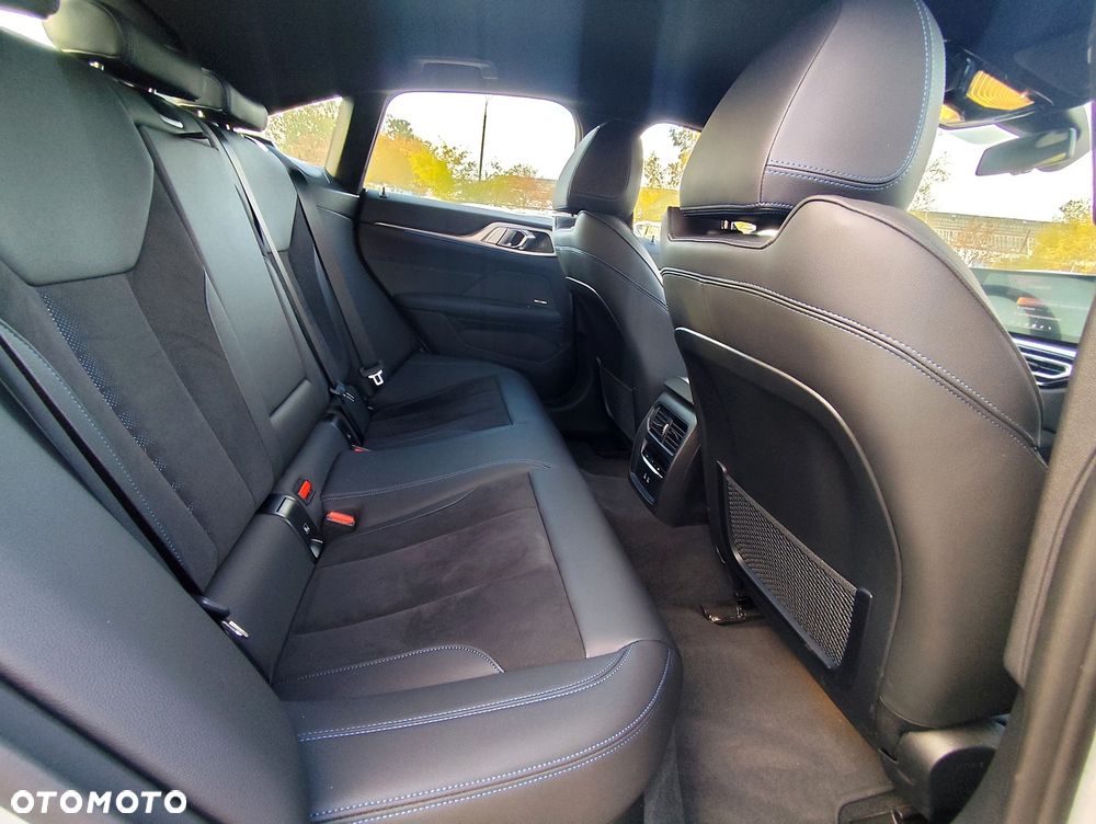 BMW i4 80.7kWh eDrive 40 M Sport - 9