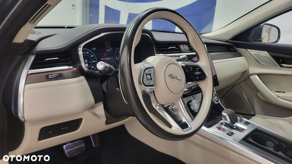 Jaguar XF - 13