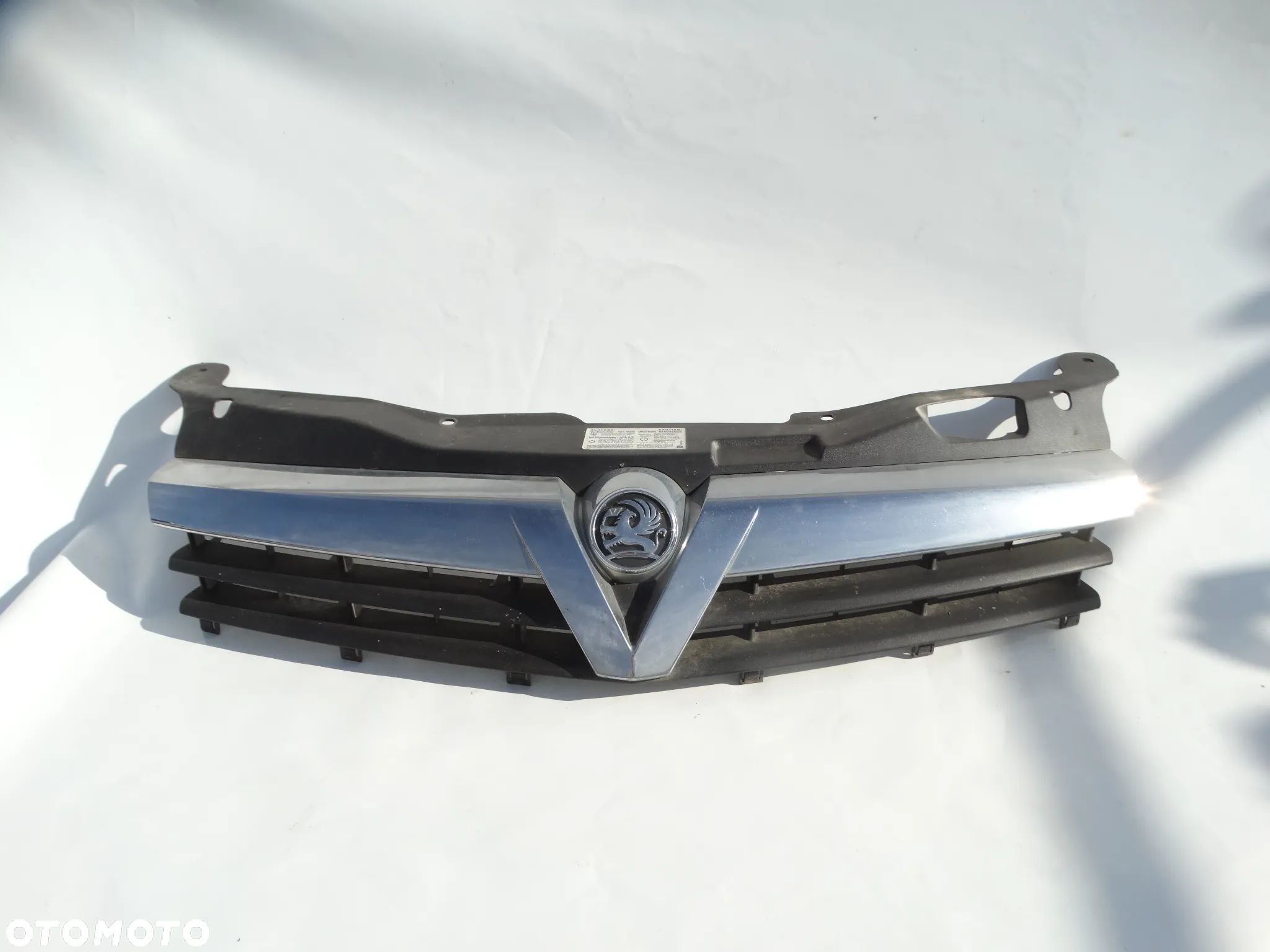GRILL ATRAPA ZDERZAKA OPEL ASTRA H GTC 13108466 F-VAT - 1