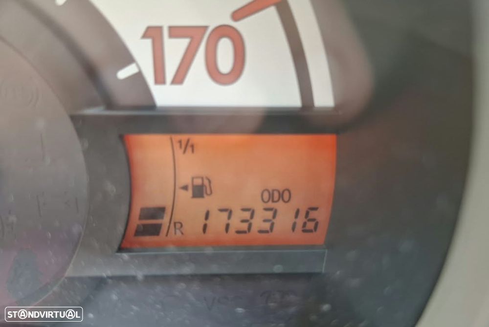 Toyota Aygo 1.0 Plus - 8
