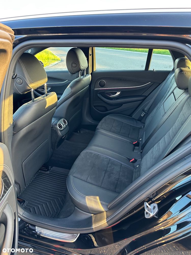 Mercedes-Benz Klasa E 300 9G-TRONIC AMG Line - 17
