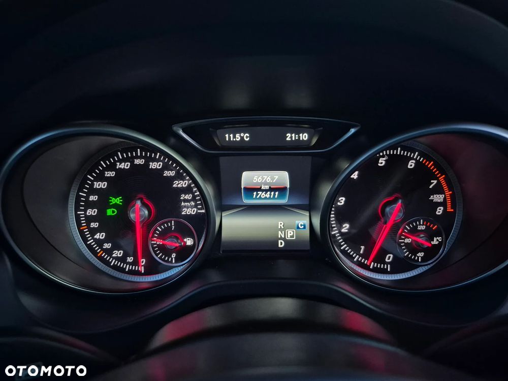 Mercedes-Benz CLA 200 7G-DCT AMG Line - 25