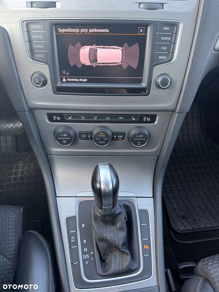 Volkswagen Golf - 12