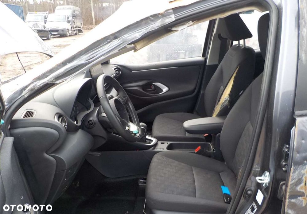 Toyota Yaris - 24