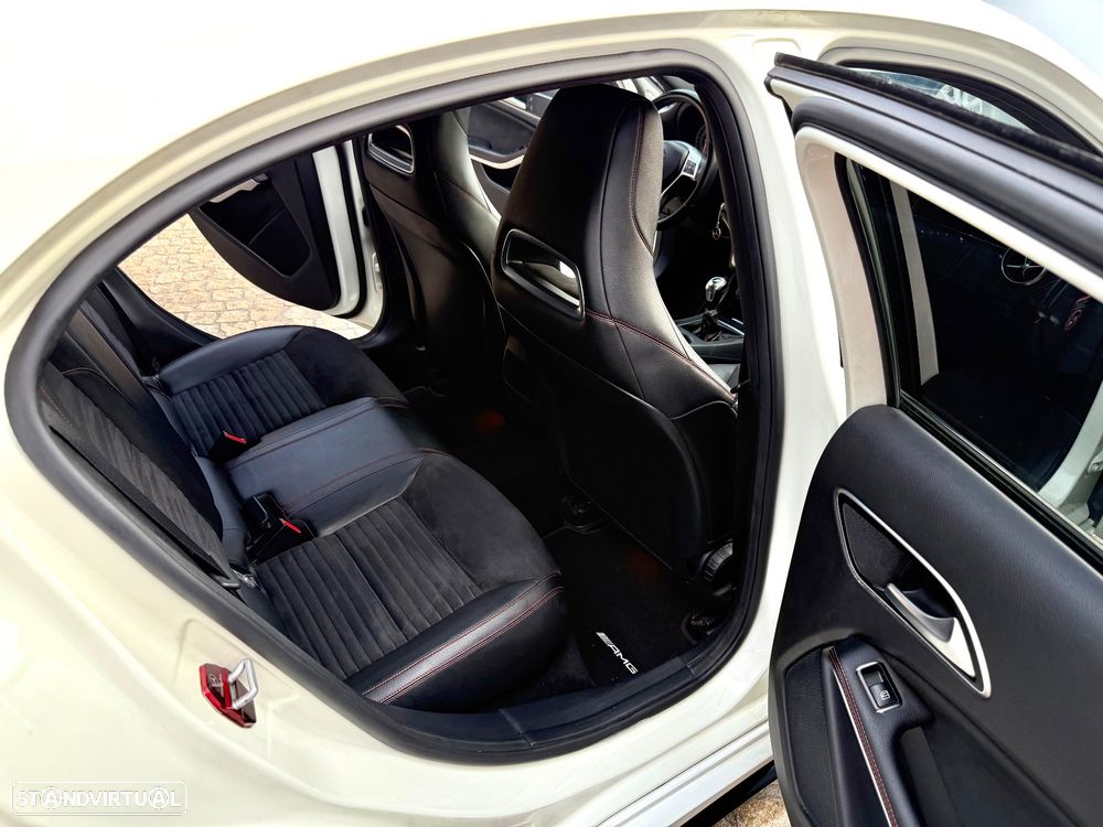 Mercedes-Benz A 180 d AMG Line - 48