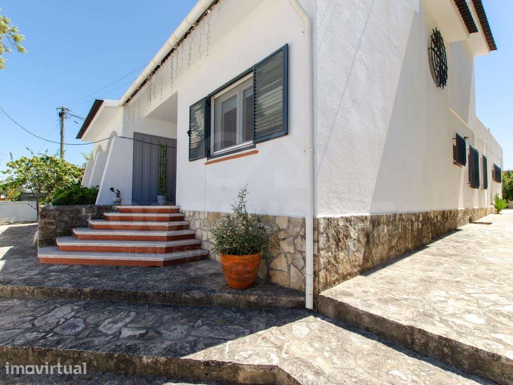 Moradia T6+1 renovada em Benavente - Grande imagem: 2/60