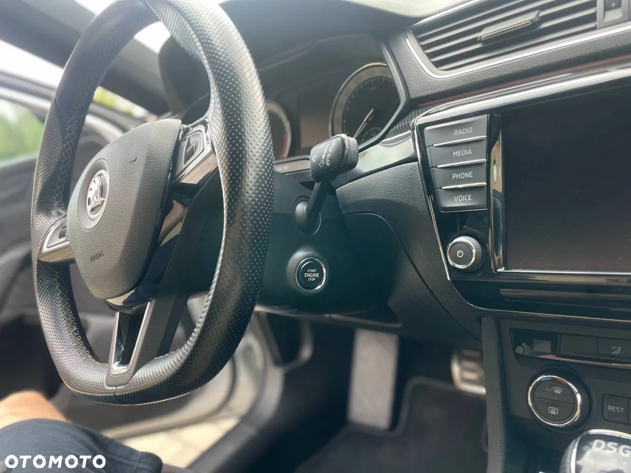 Skoda Superb Combi 2.0 TDI DSG Sportline - 30