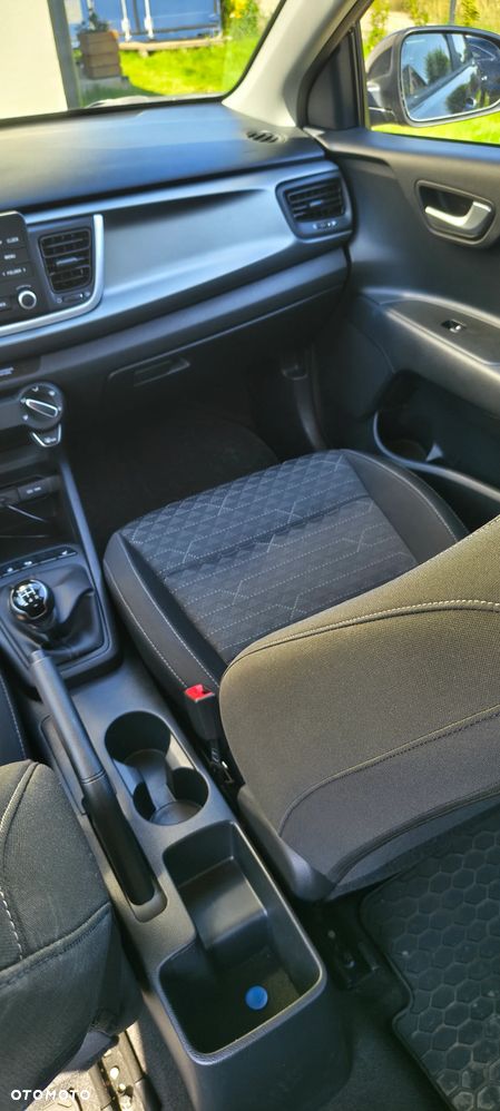 Kia Rio 1.2 M - 8