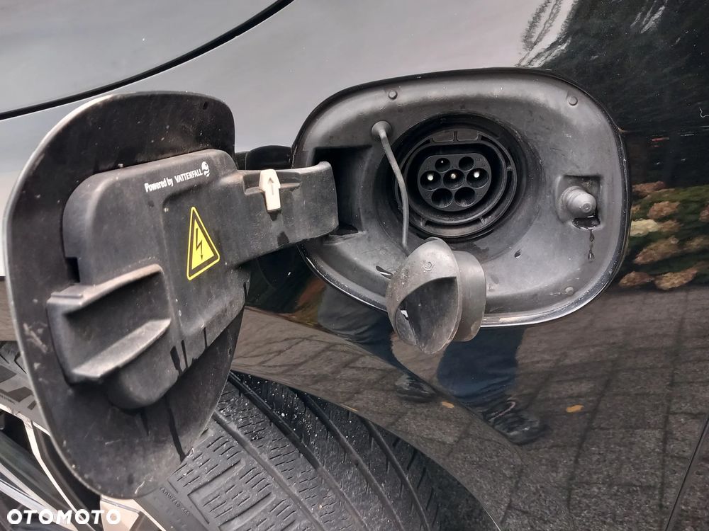 Volvo V60 D6 AWD Plug-in Hybrid Summum - 31