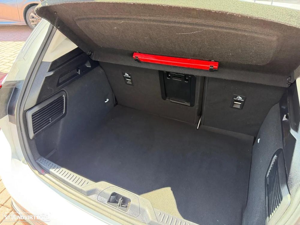 Ford Focus 1.0 EcoBoost Titanium - 12