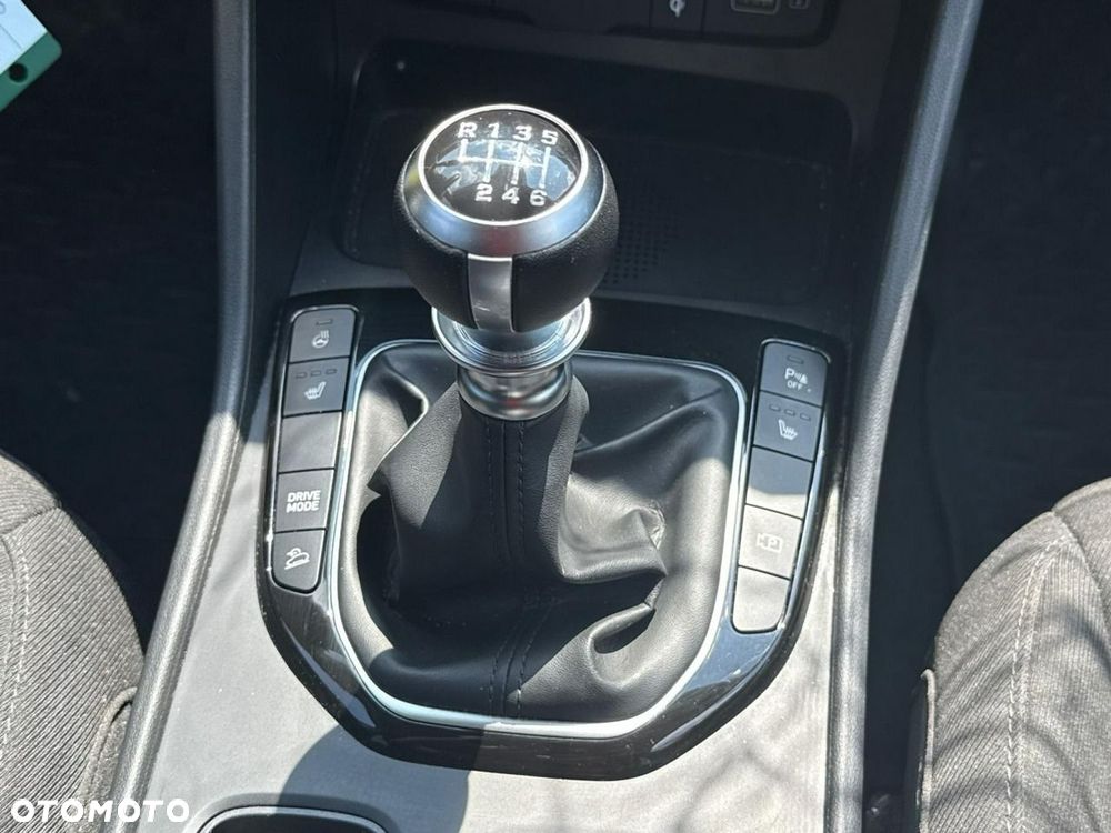 Hyundai Tucson 1.6 T-GDi Smart 2WD - 26