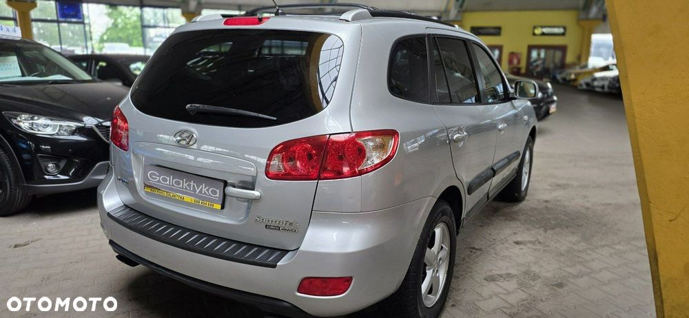 Hyundai Grand Santa Fe - 8