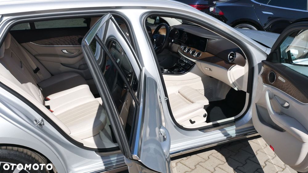 Mercedes-Benz Klasa E 300 de 9G-TRONIC Exclusive - 22