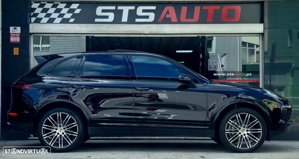 Porsche Cayenne Platinum Edition - 60