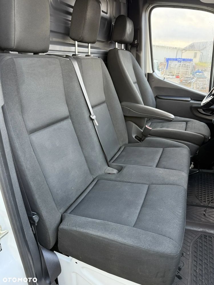 Mercedes-Benz Sprinter - 10