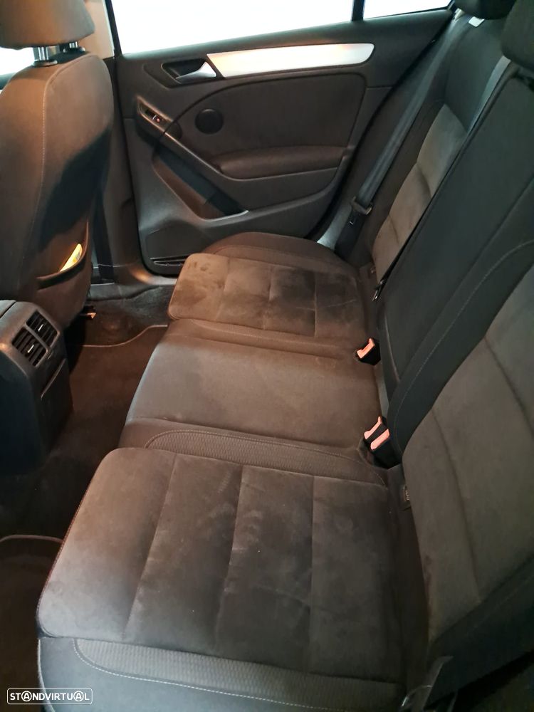 VW Golf 1.6 TDi Highline - 15