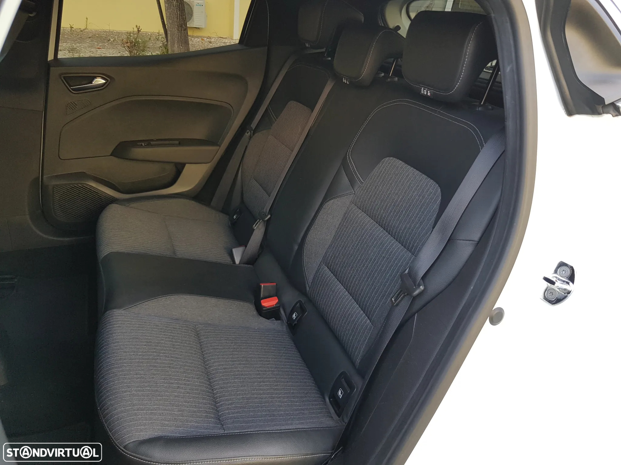 Renault Clio 1.5 Blue dCi Exclusive - 32