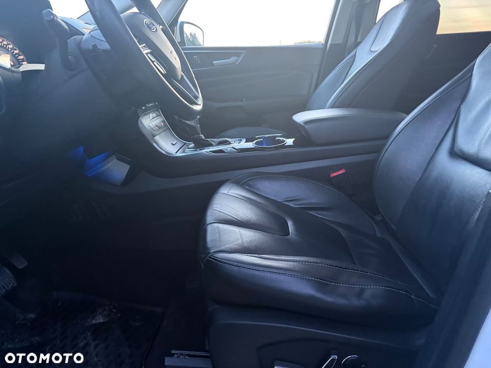 Ford S-Max - 12