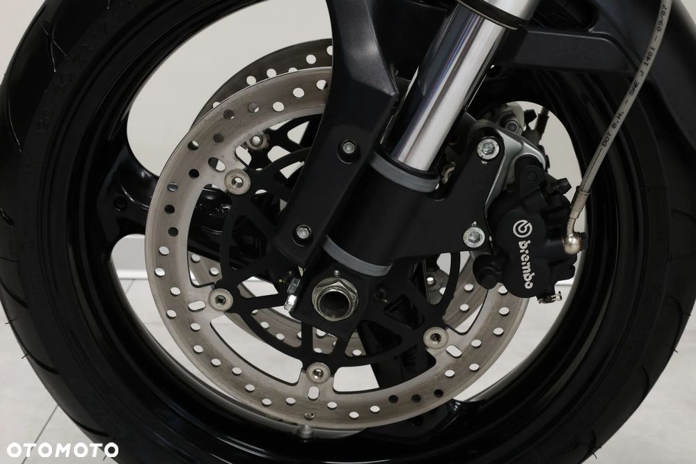 Ducati Monster - 32