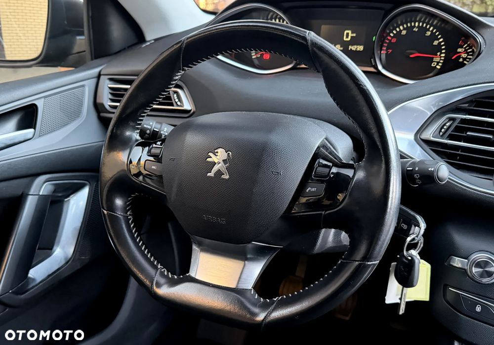 Peugeot 308 1.2 PureTech GPF Allure S&S - 26