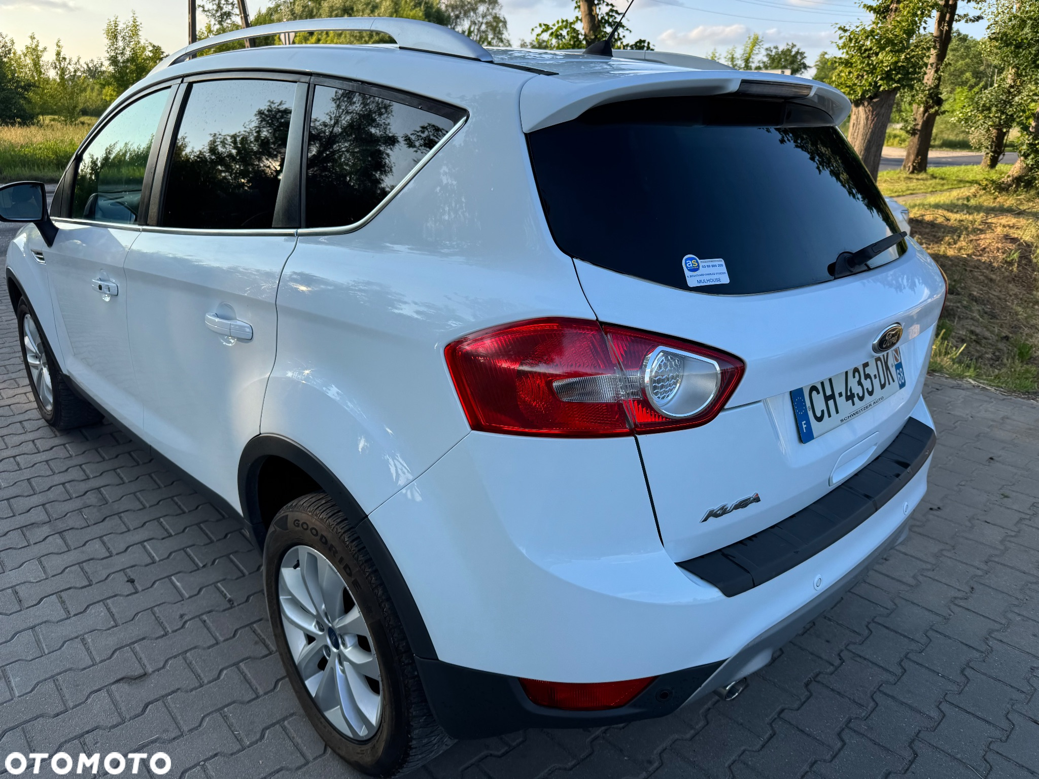 Ford Kuga 2.0 TDCi 2x4 Titanium - 7