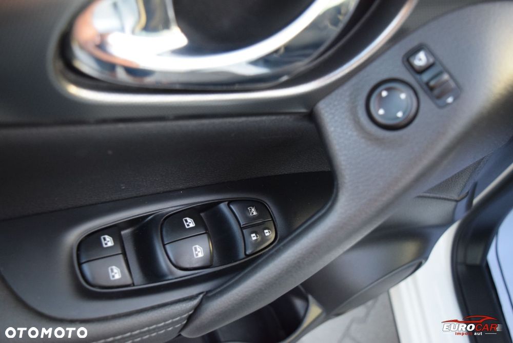 Nissan Qashqai 1.3 DIG-T Tekna - 26