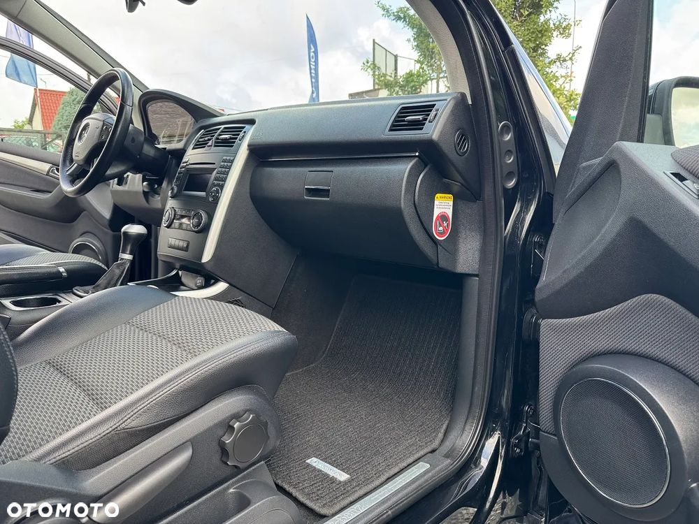 Mercedes-Benz Klasa B - 32