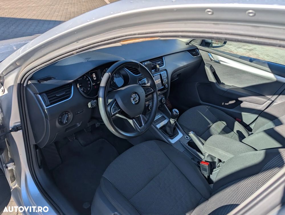 Skoda Octavia 1.6 TDI Ambition - 6