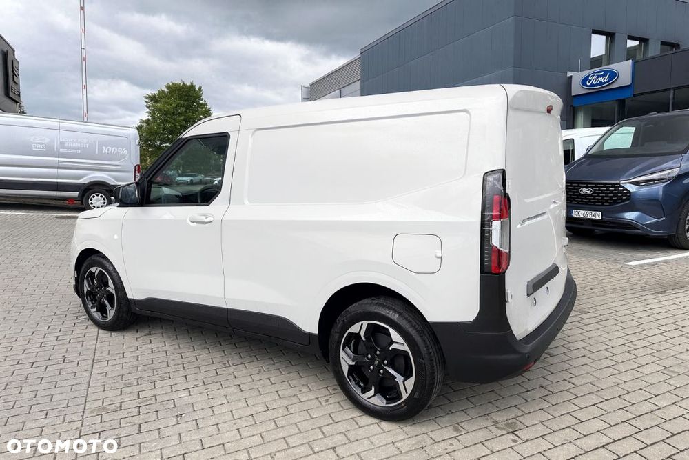 Ford Transit Courier - 2