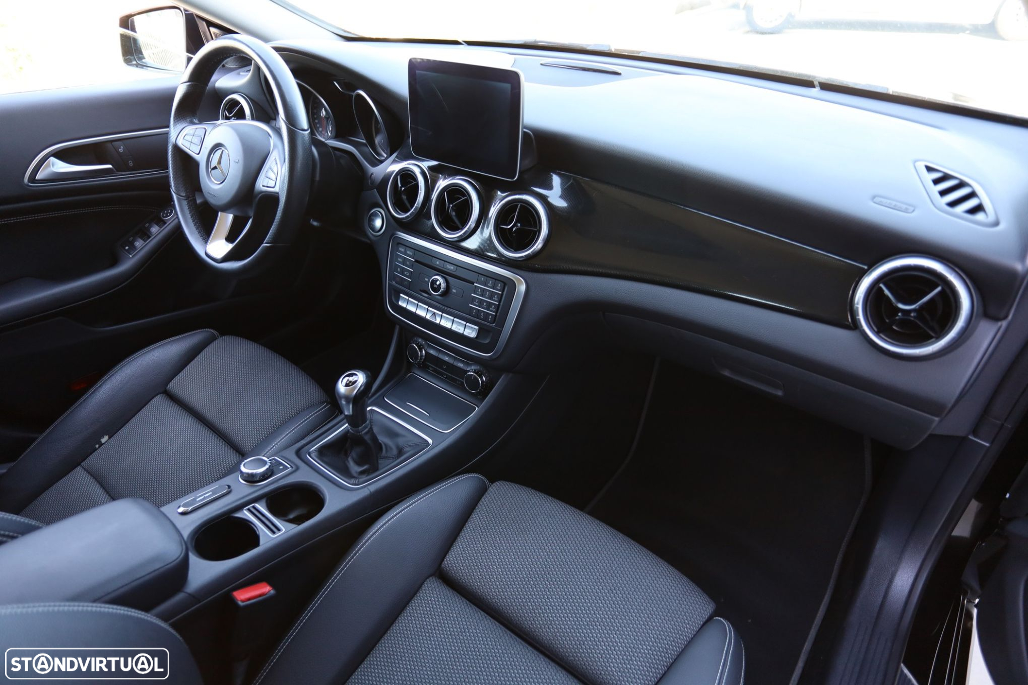 Mercedes-Benz CLA 180 - 17