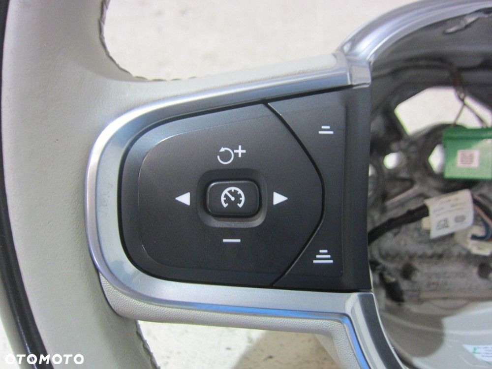 VOLVO XC60 II XC 60 KIEROWNICA MULTIFUNKCYJNA SKÓRZANA JASNA ŁADNA 31407818 - 4