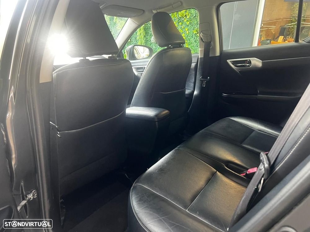 Lexus CT 200h Luxury - 11