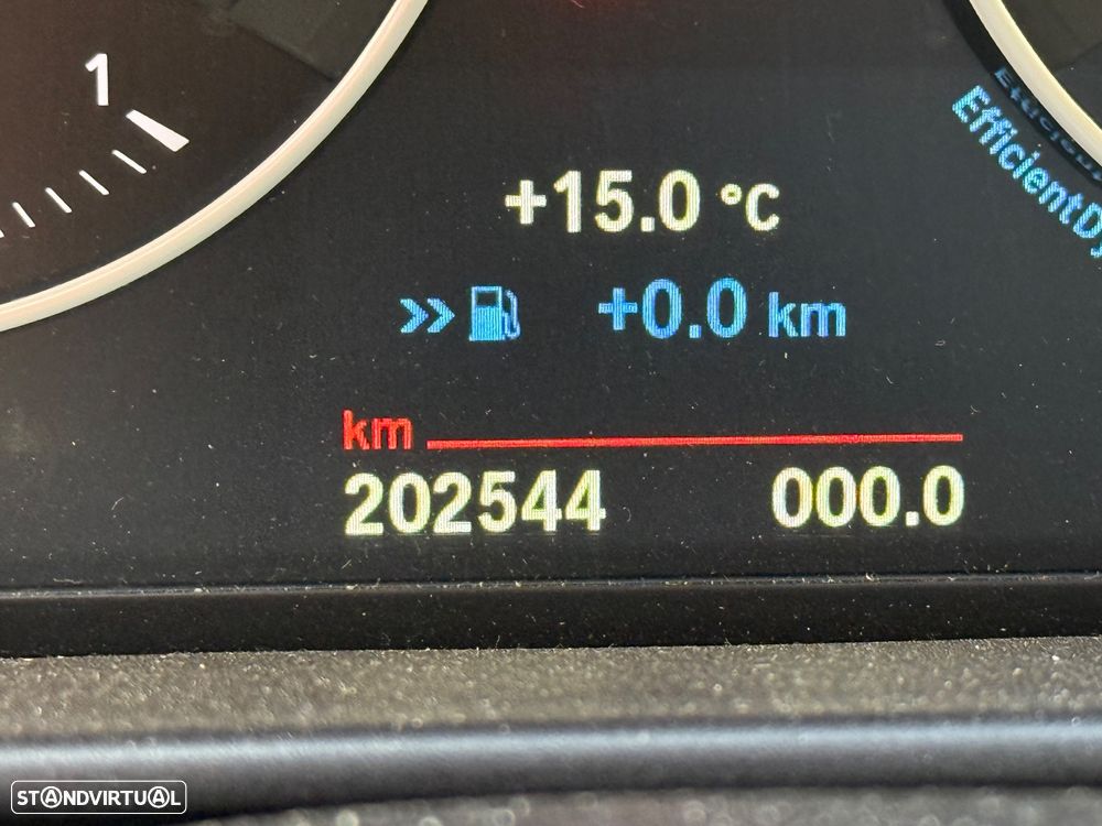 BMW 116 d EfficientDynamics - 12