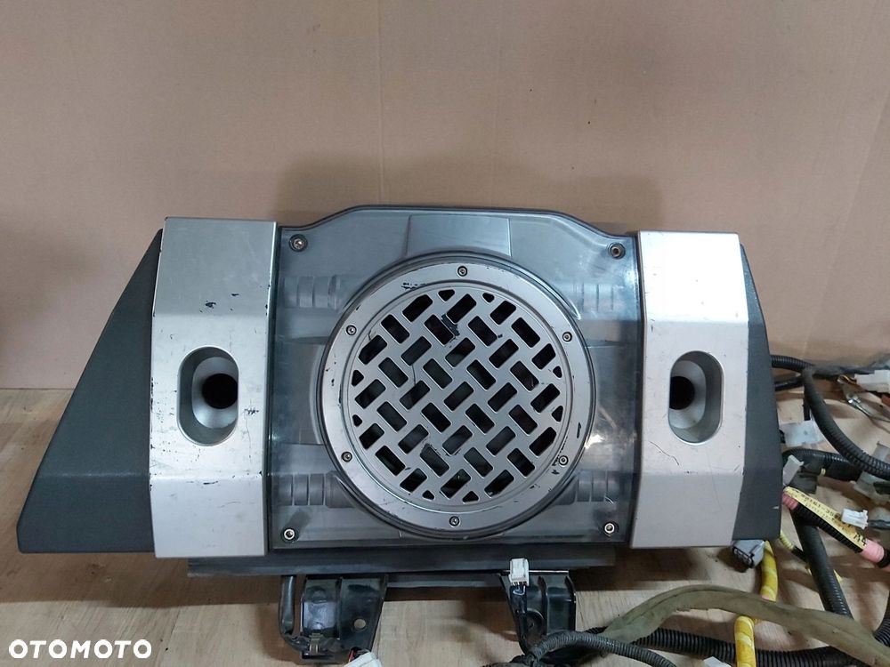 Toyota FJ Cruiser wzmacniacz subwoofer box głośnik - 2