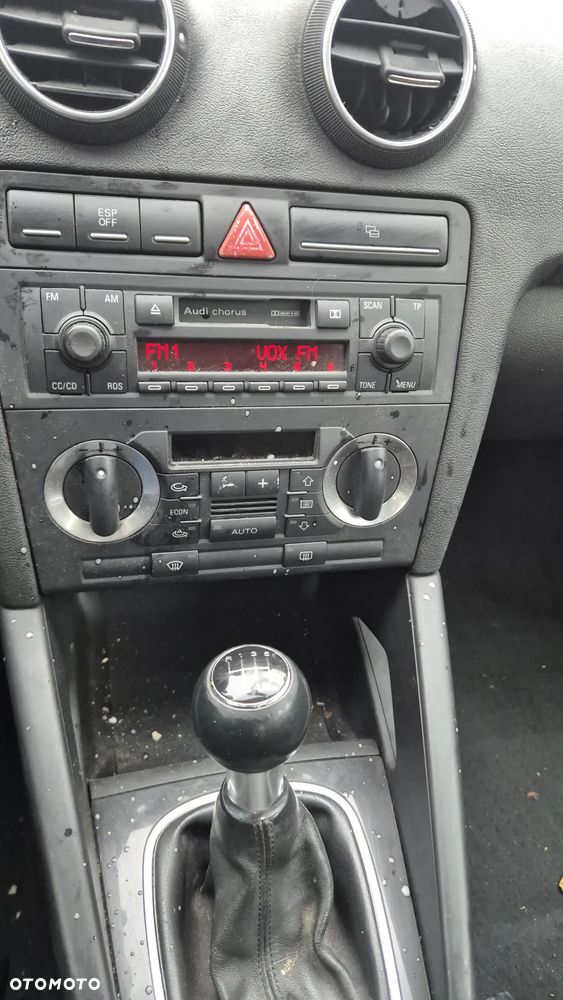 Audi A3 3-drzwiowe 2.0 FSI Ambiente - 14