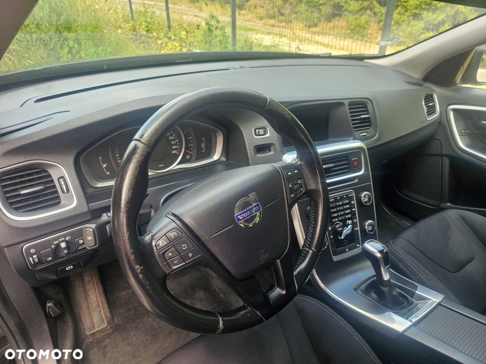 Volvo V60 D2 Drive-E Momentum - 17