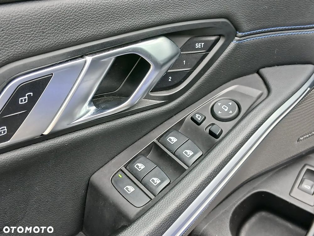 BMW Seria 3 320i M Sport - 15
