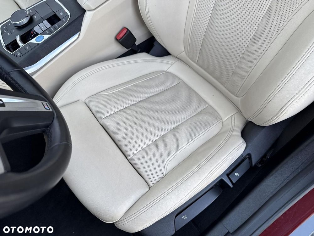 BMW i4 - 14